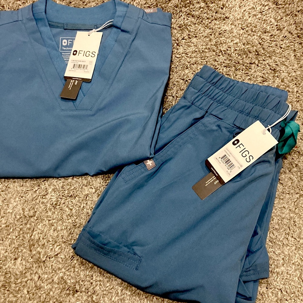 FIGS NWT XXS Scrub Set in Cool Blue